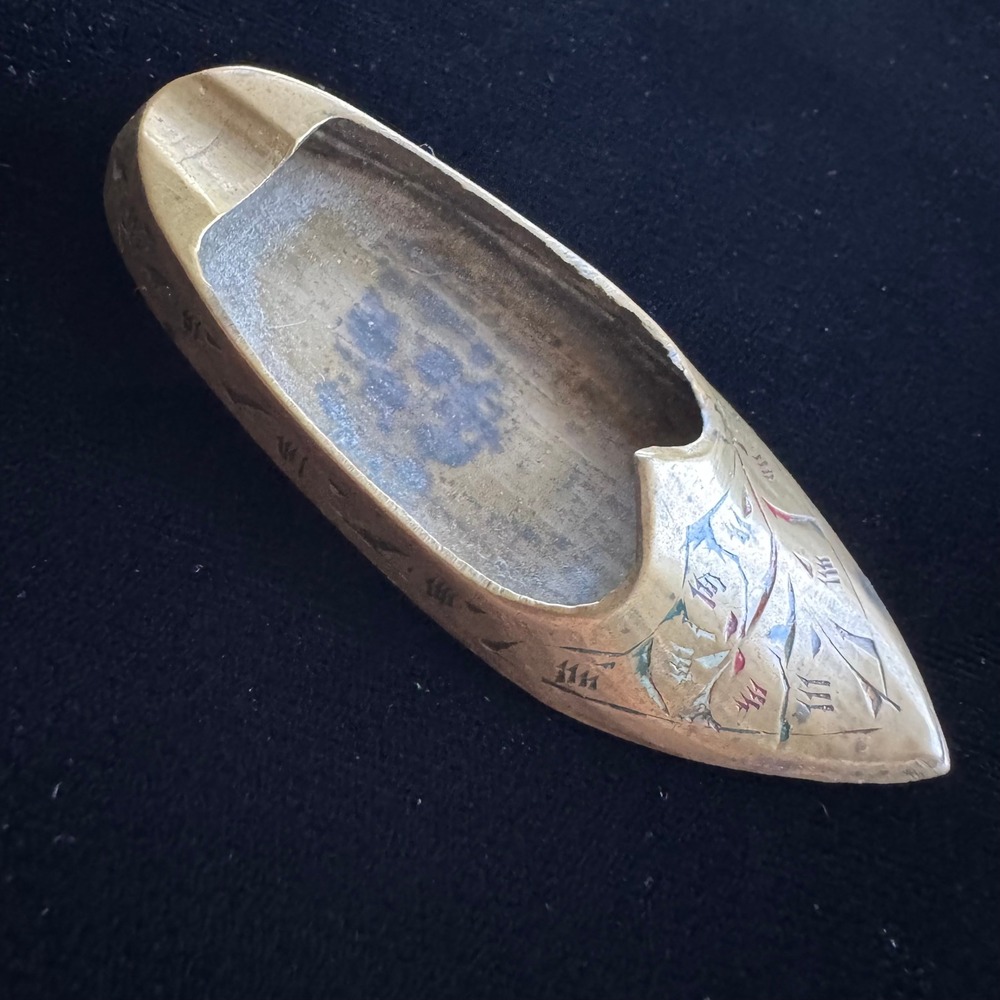 Vintage Etched Brass Slipper Shoe Ashtray India Floral Enamel Detail - Picture 6 of 8